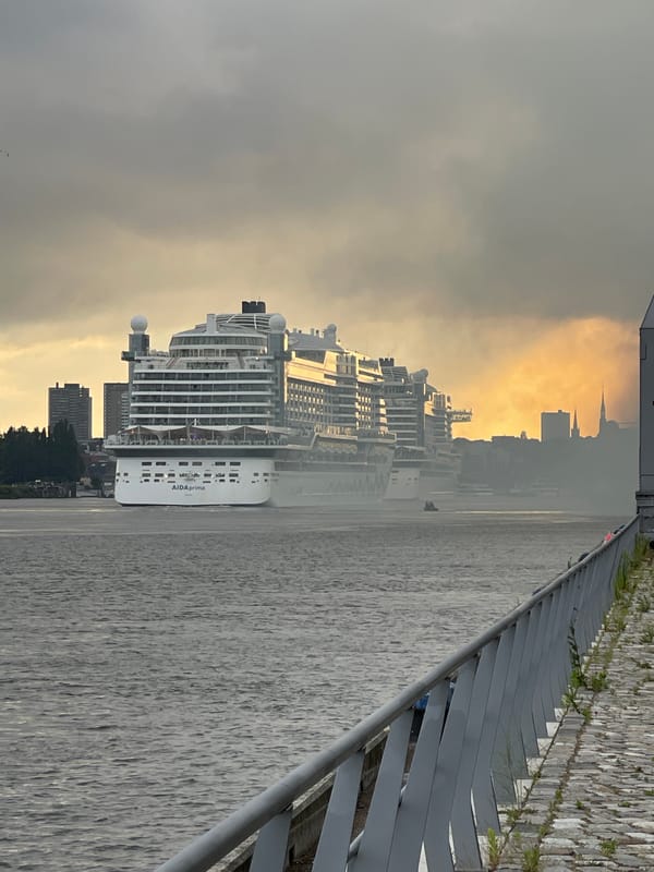Dramatic golden skies observed over Hamburg's Elbe River waterfront