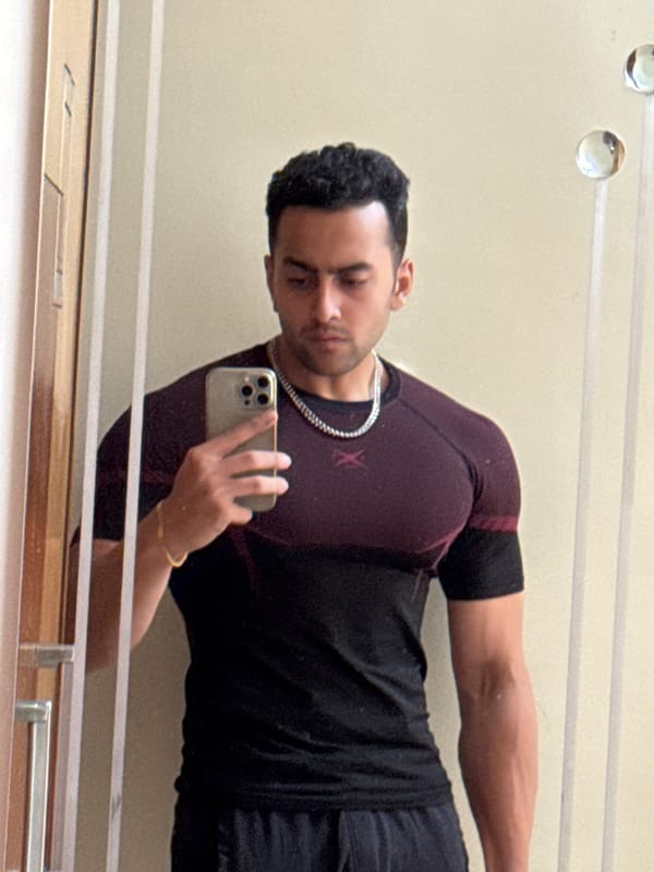 Young man takes series of mirror selfies in Kolkata