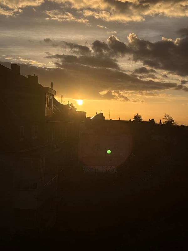 Evening scenes captured across residential Mönchengladbach neighborhoods