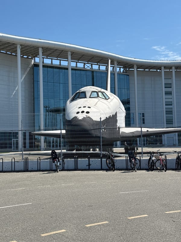 Space shuttle mockup spotted at Russian architectural complex