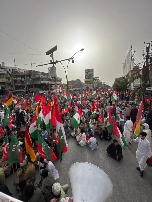 Street protest draws large flag-waving crowd in Quetta