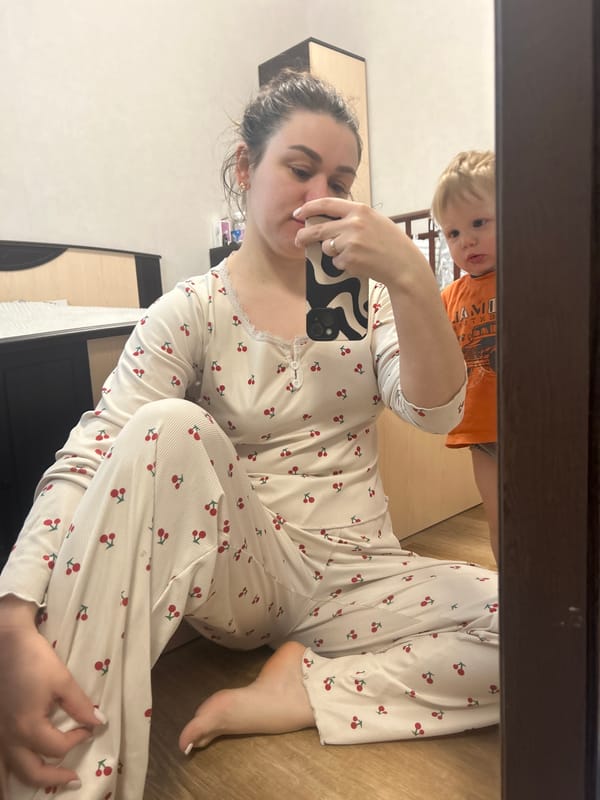 Morning family moments captured in Chaikovsky, Russia