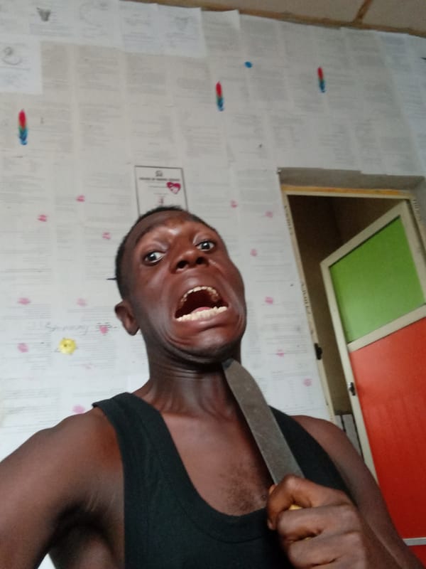 Man photographed with kitchen knives, household items in Akwete