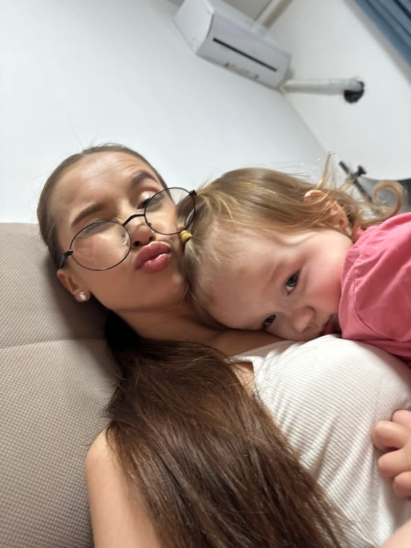 Portrait session captured with woman and child in Yekaterinburg