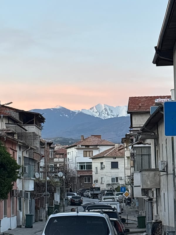 Witnesses document Sandanski mountain landscapes during April twilight hour
