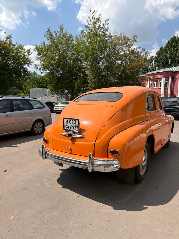 Vintage GAZ-M20 Pobeda spotted parked in Moscow residential lot