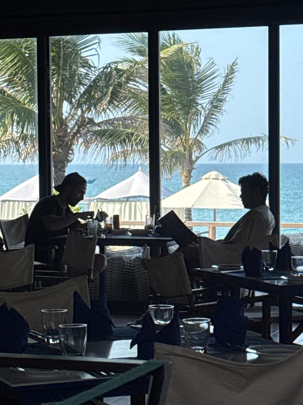 Morning scenes captured at Đà Nẵng beachfront restaurant with ocean views