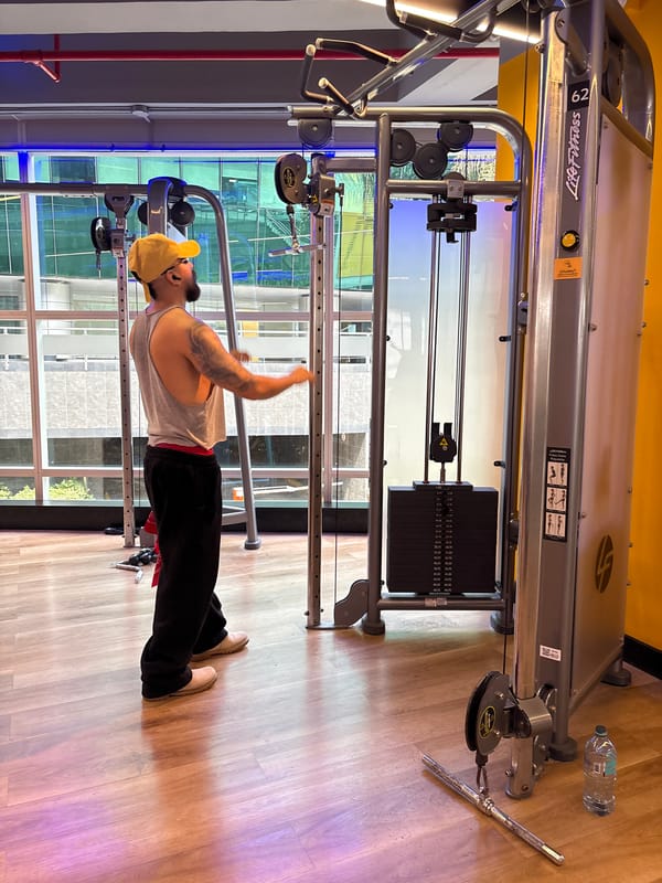 Man photographed working out at San Isidro gym