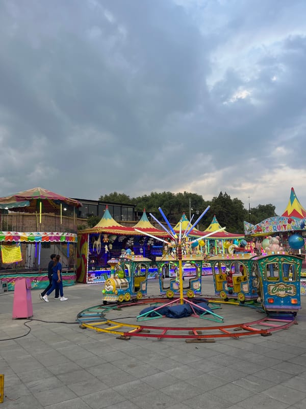 Children's carnival ride operates in San Andrés Cholula