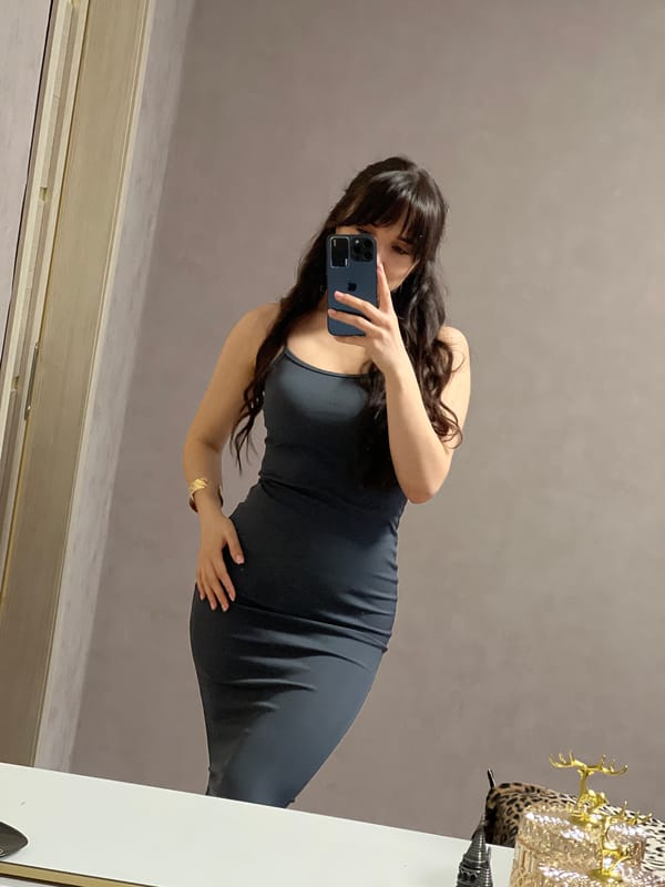 Woman takes mirror selfies in Votkinsk, Russia bedroom