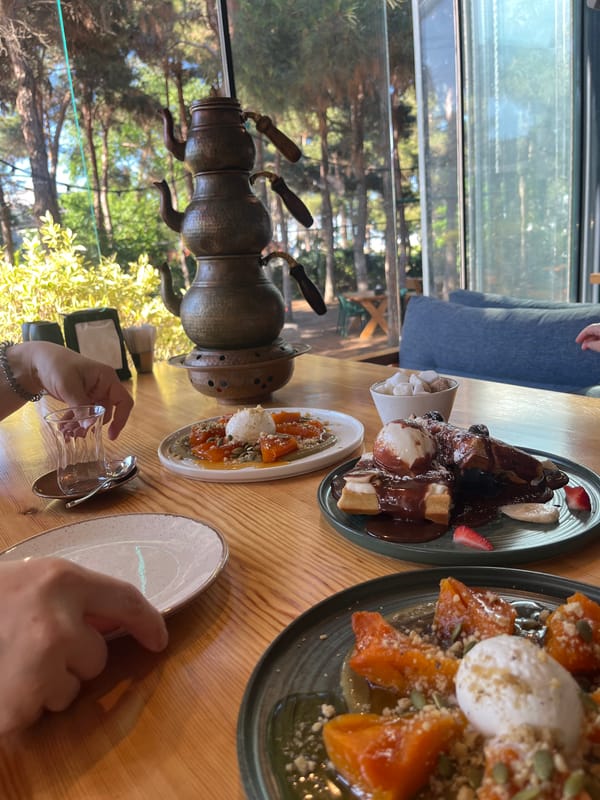 Afternoon cafe dining scene documented in Kaspiysk, Russia