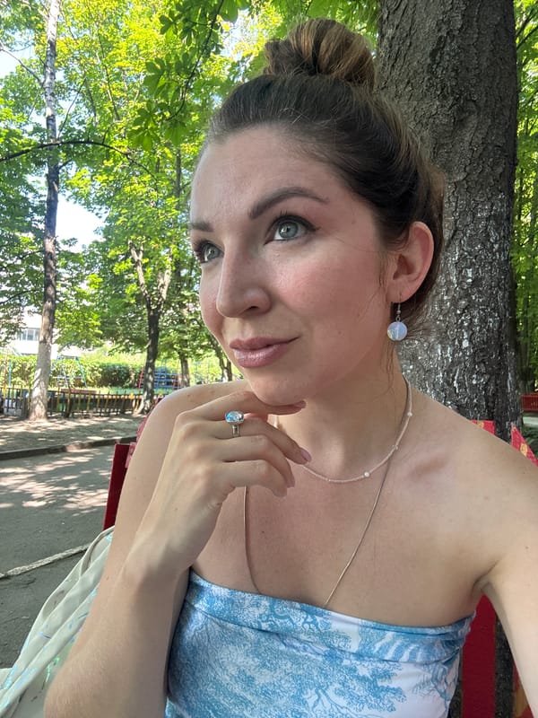 Ordinary afternoon moments on the streets of Kryvyi Rih
