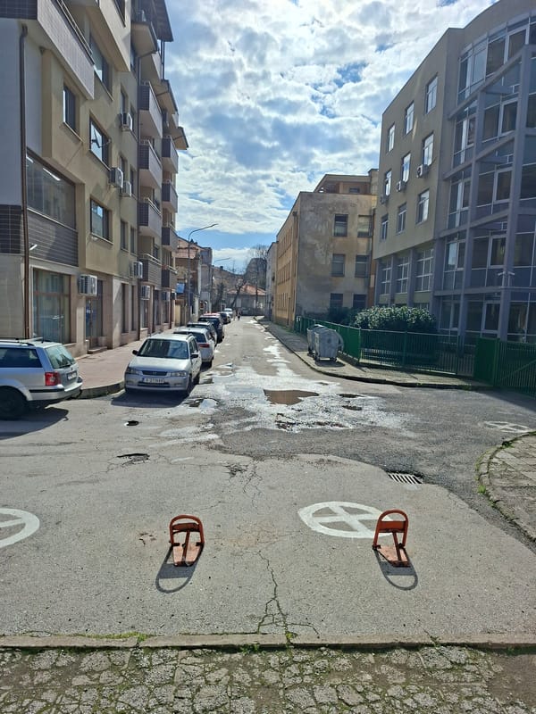 Morning basketball game and street scenes documented in Haskovo