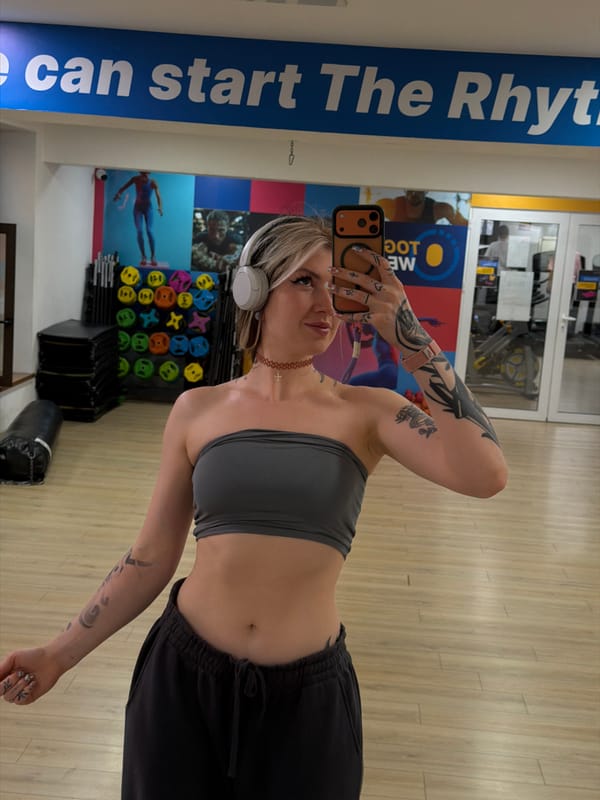 Woman takes gym selfies in Belgrade suburb Saturday evening