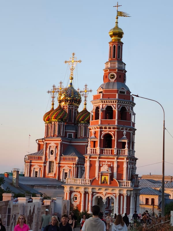 Sunset along the Nizhny Novgorod waterfront with churches and live music