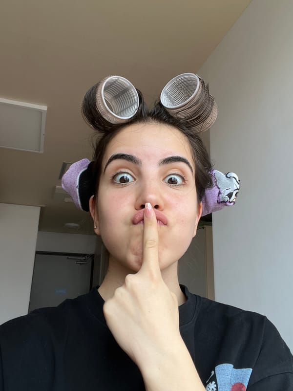 Woman documents morning routine with selfies in Daegu