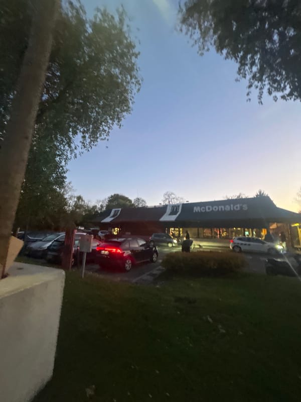 Evening street scenes documented in Marne-la-Vallée suburbs