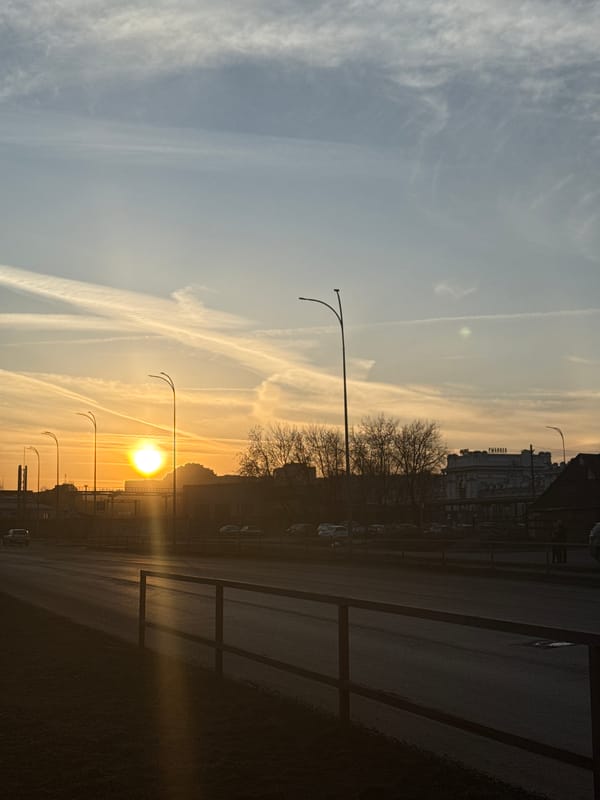 Sunset captured across Bol'shie Mkhi, Russia by witnesses