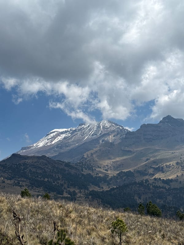 Mountain hikers document snowy peaks in Tlamacas, Mexico
