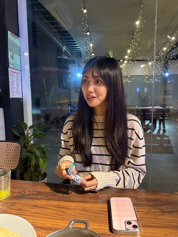 Two women work, dine at Davao City cafe