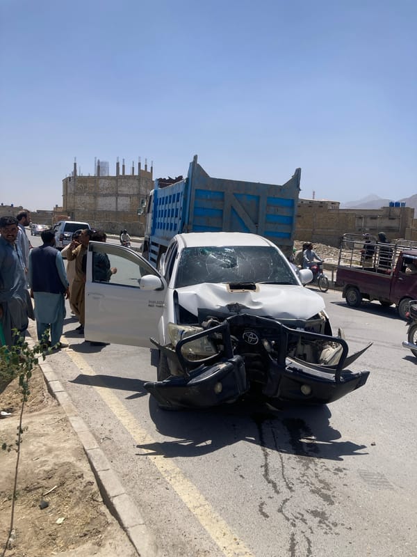 Toyota Hilux suffers major front-end damage in Quetta incident
