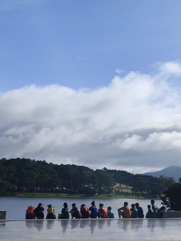 Daily life documented around Da Lat's Xuan Huong Lake