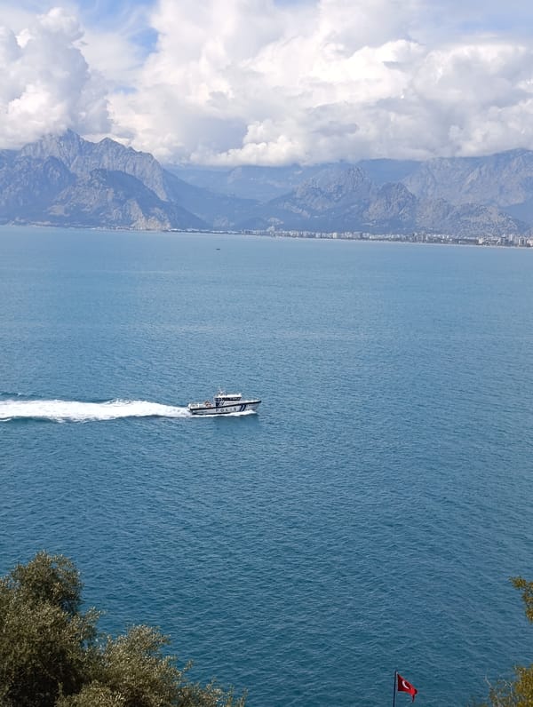 Spring morning scenes captured across Antalya's parks and coastline