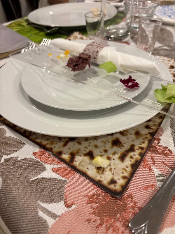 Passover Seder table arranged in Huixquilucan de Degollado
