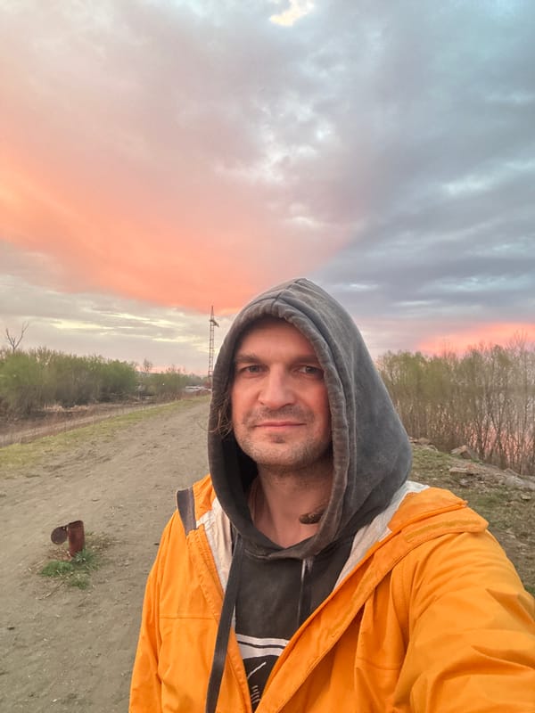 Dramatic sunset documented in multiple photos, videos in Biysk, Russia