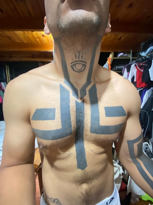 Heavily tattooed person spotted in Buenos Aires