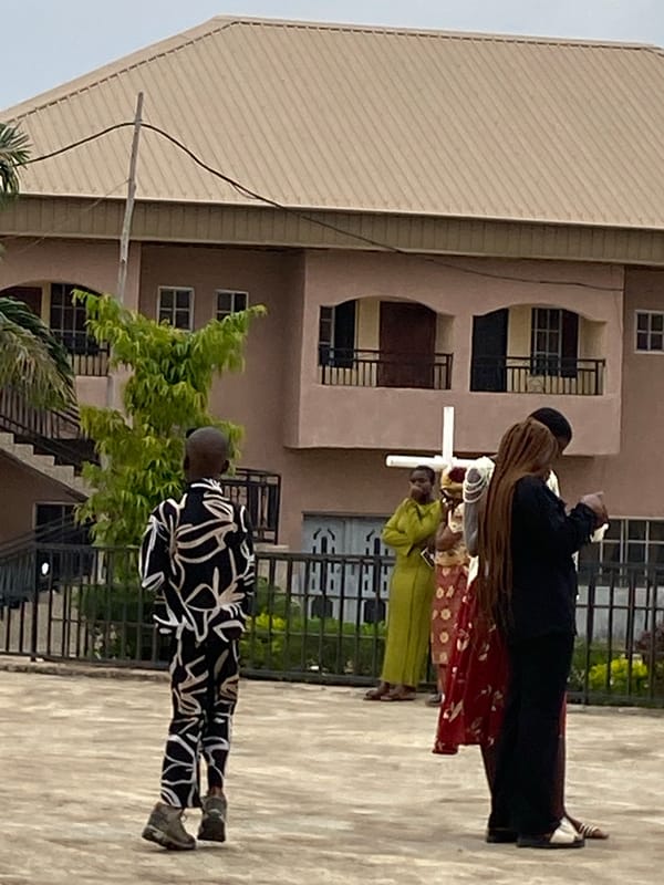 Church gathering draws crowds in Jos, Nigeria morning service