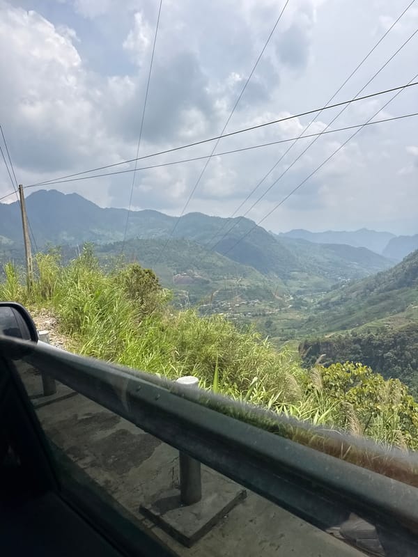 Motorcyclist captures scenic mountain ride through rural Vietnam commune