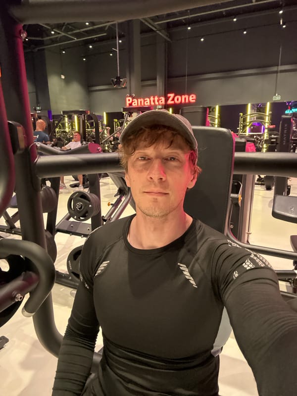 Gym selfie at a Panatta Zone in Murino, Russia