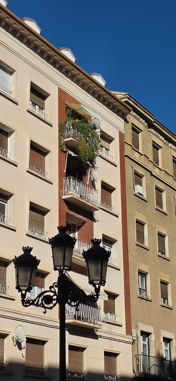Afternoon stroll through Huesca's parks and public spaces