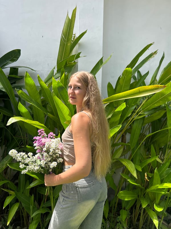 Woman poses for outdoor portrait session in Kuta Selatan