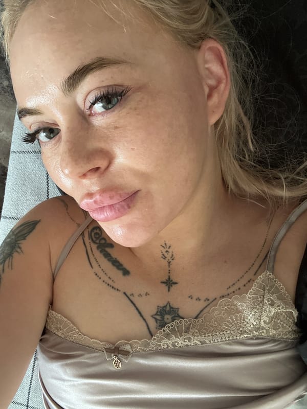 Blonde woman's bedroom selfie session captured by multiple witnesses
