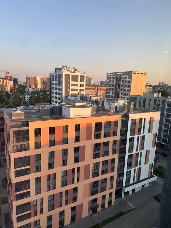 Witness documents mixed indoor-outdoor scenes across central Izhevsk