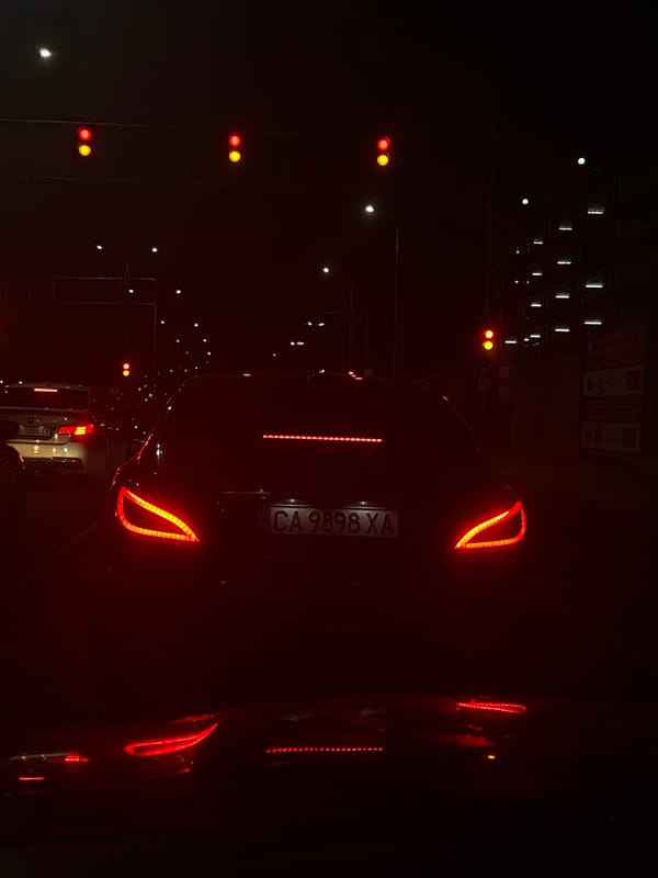 Car with illuminated taillights observed on Plovdiv street
