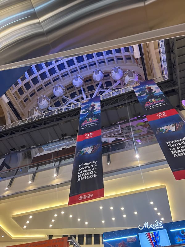 Late-night shopping mall scenes captured in Buenos Aires