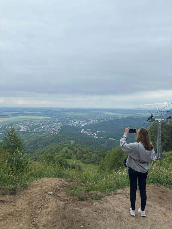 Hilltop outing above Belokurikha with chipmunks and valley views