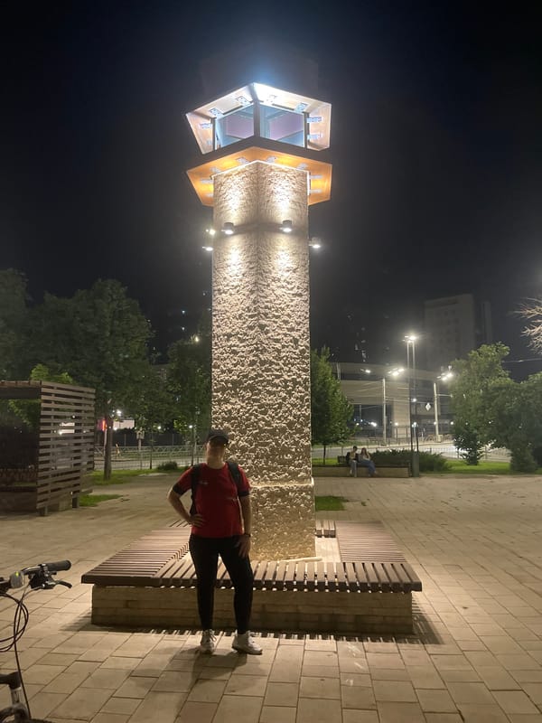 Evening hangout at Novokuybyshevsk's Russia My History landmark