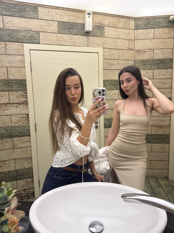 Friends document evening out in Targovishte with selfies, dining