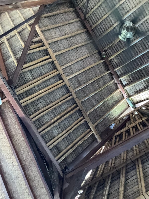 Morning at a Balinese café in Ubud, food and details