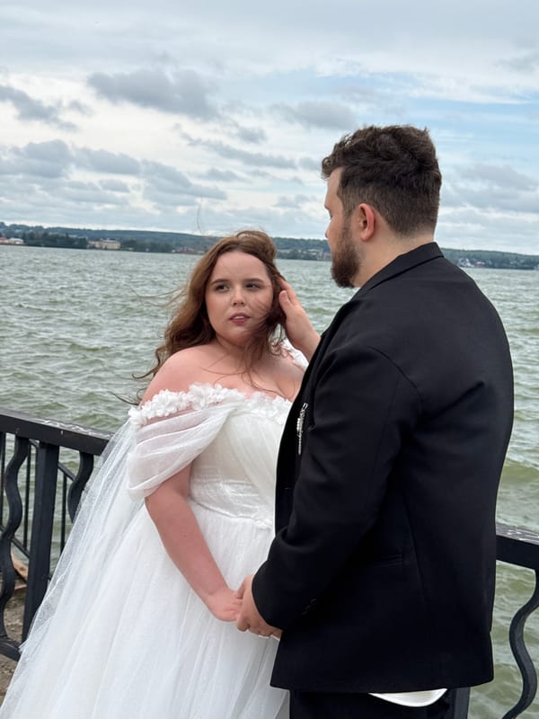 Wedding couple at the waterfront in Votkinsk