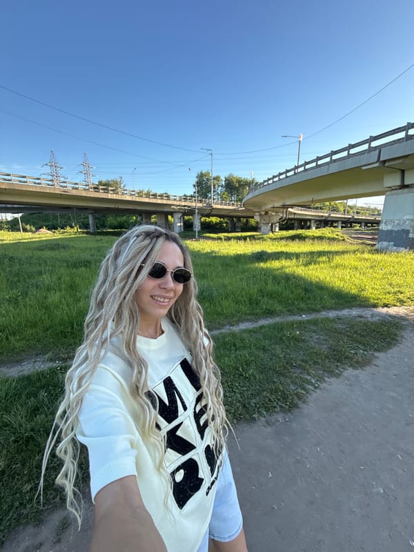 Woman documents road trip through Rusanovo, Russia