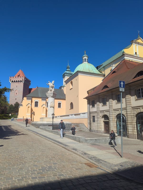 Weekend street life and shopping displays captured in Poznan