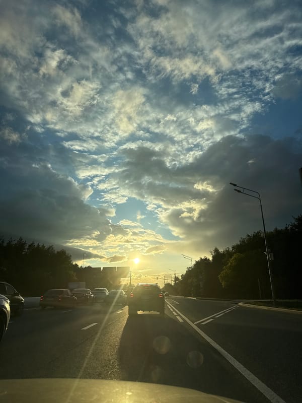 Evening traffic backs up on Moscow road at sunset