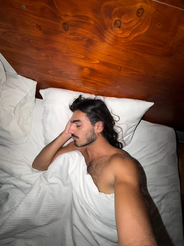 Man sleeps peacefully in North Kuta, #SundayZen moment shared