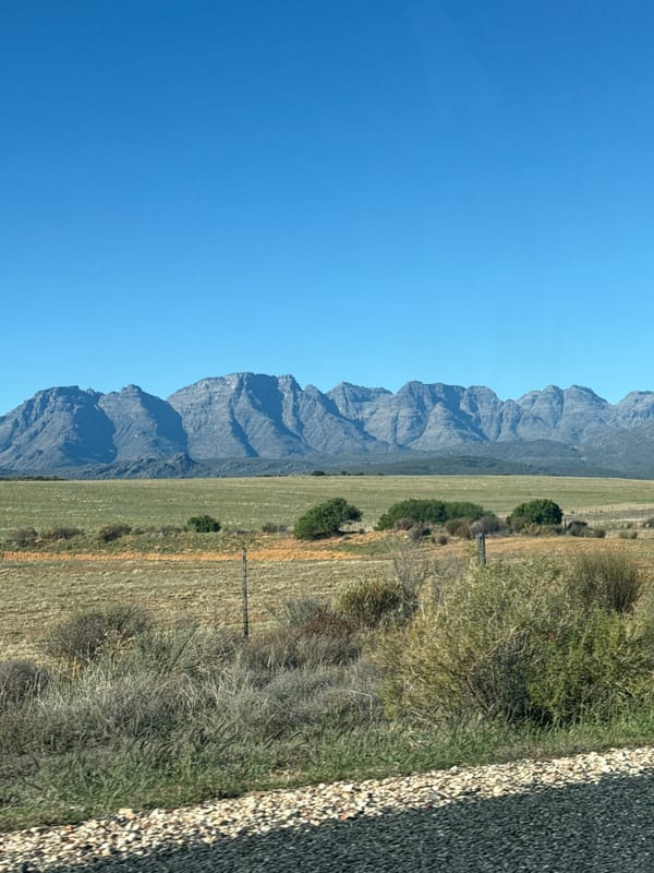 Clear skies and mountain views captured in Cederberg Nu
