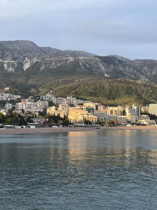 Coastal observations recorded across Budva-Bečići area during evening hours